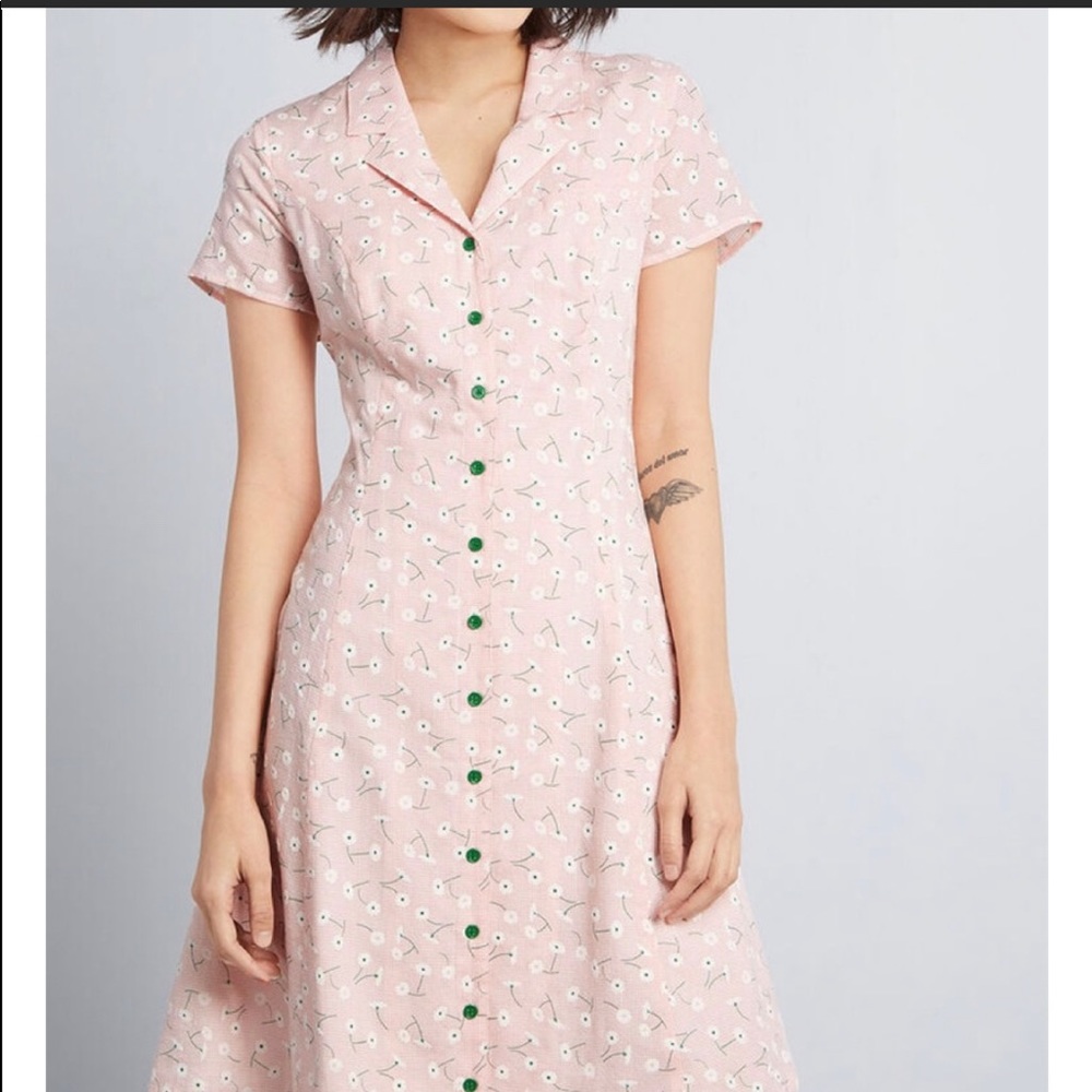 Daytime Dynamo Gingham Flower Dress